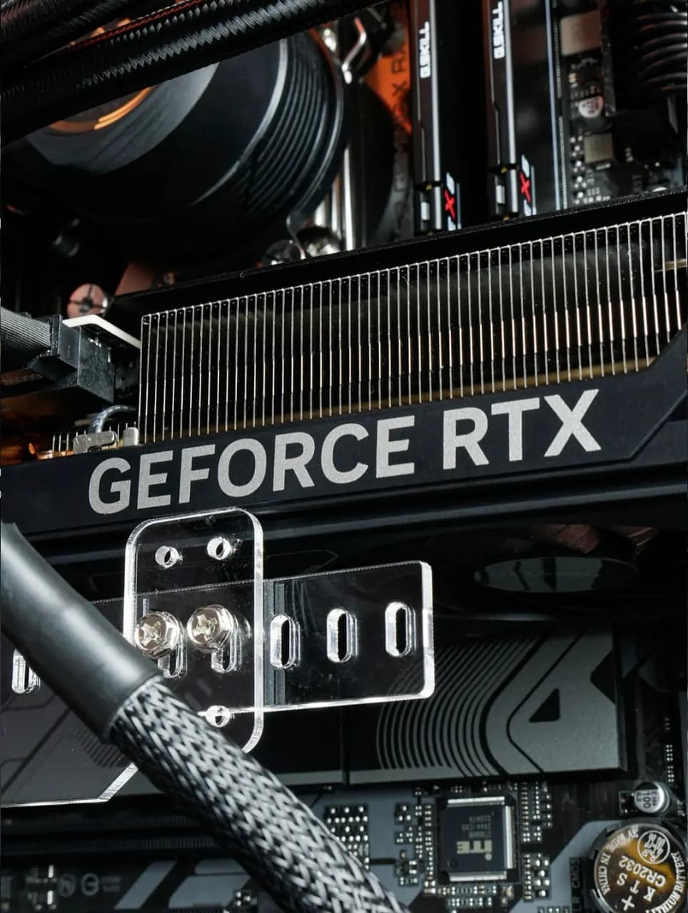 Ryzen 7 7700 · Gigabyte RTX 5070 thumbnail 6