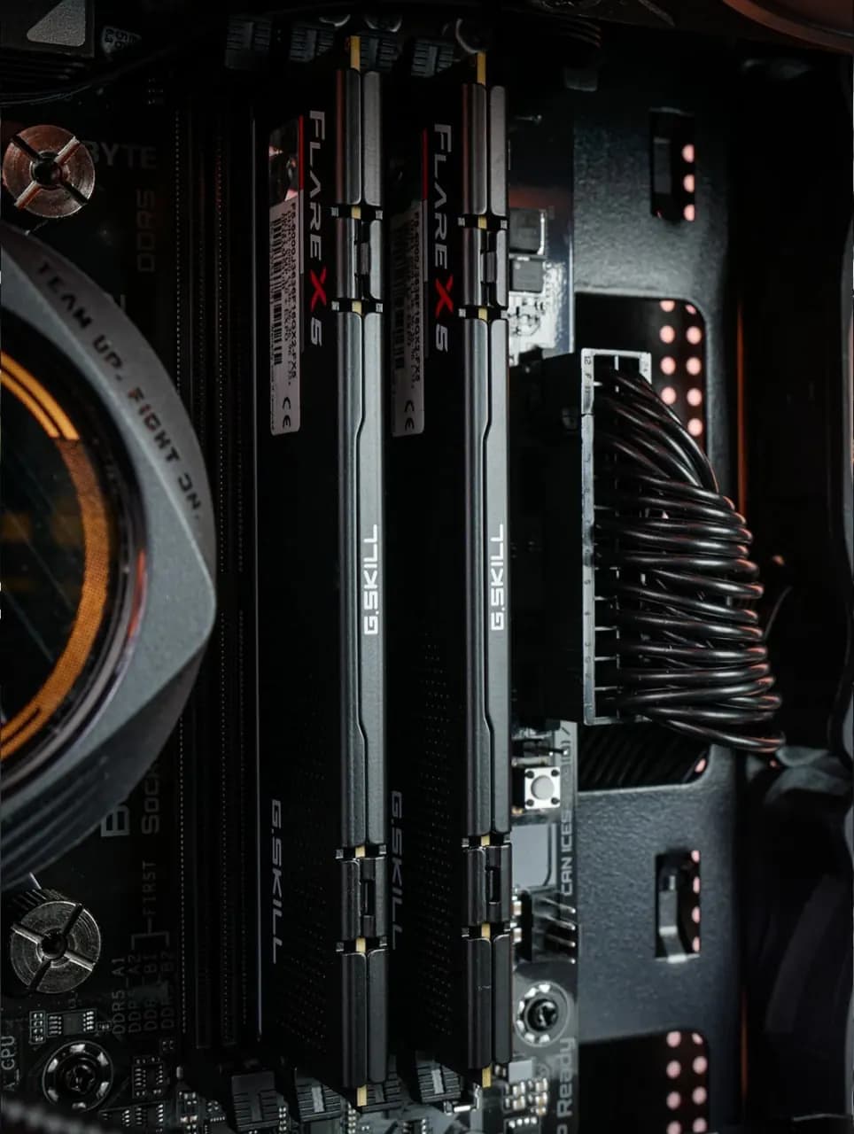 Ryzen 7 7700 · Gigabyte RTX 5070 thumbnail 7