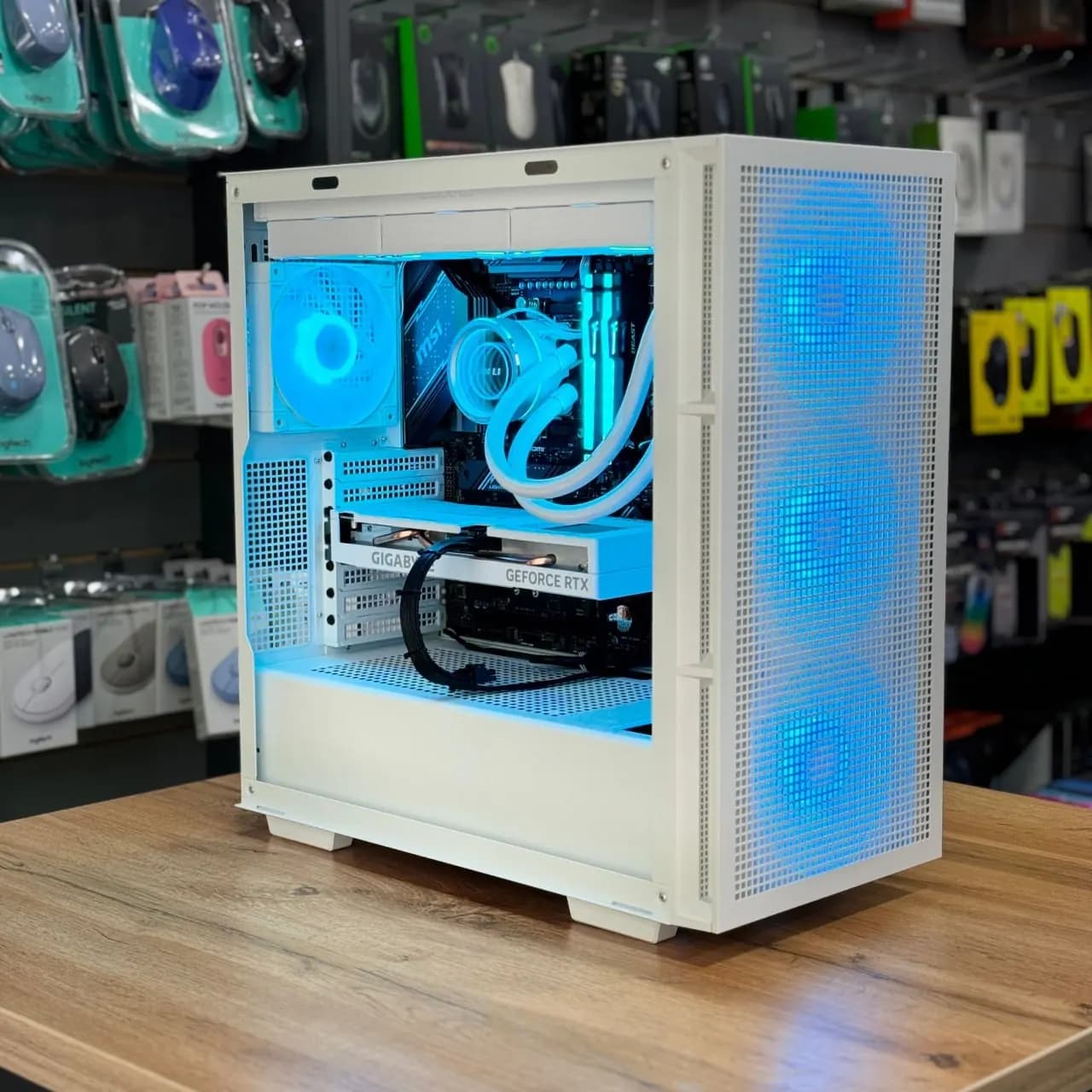 Ryzen 7 7700X · Gigabyte RTX 4060 thumbnail 3