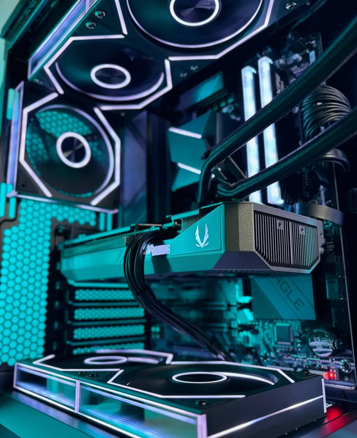 Ryzen 5 9600X · Zotac RTX 5070 thumbnail 3